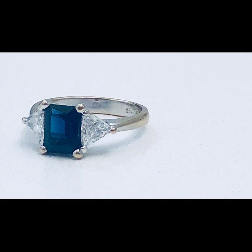 ‼️ SOLD ‼️💎 3 Stone 18k White Gold Ring